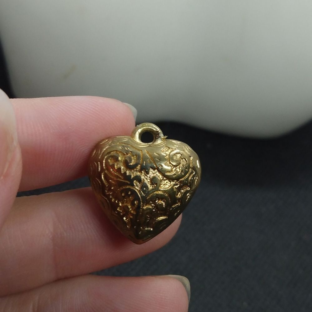 Victorian gold drop heart necklace pendant